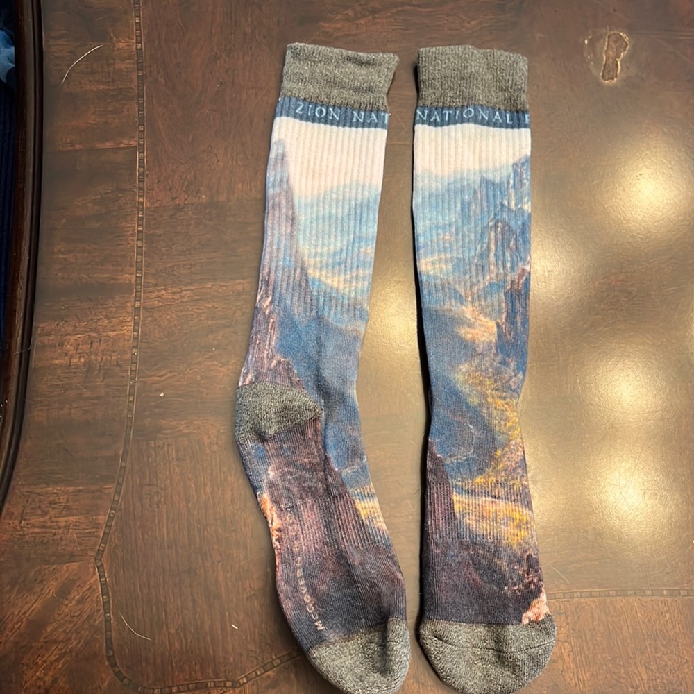 Zion National Park Hiking Athletic Knee High Socks women’s size 6-8.5